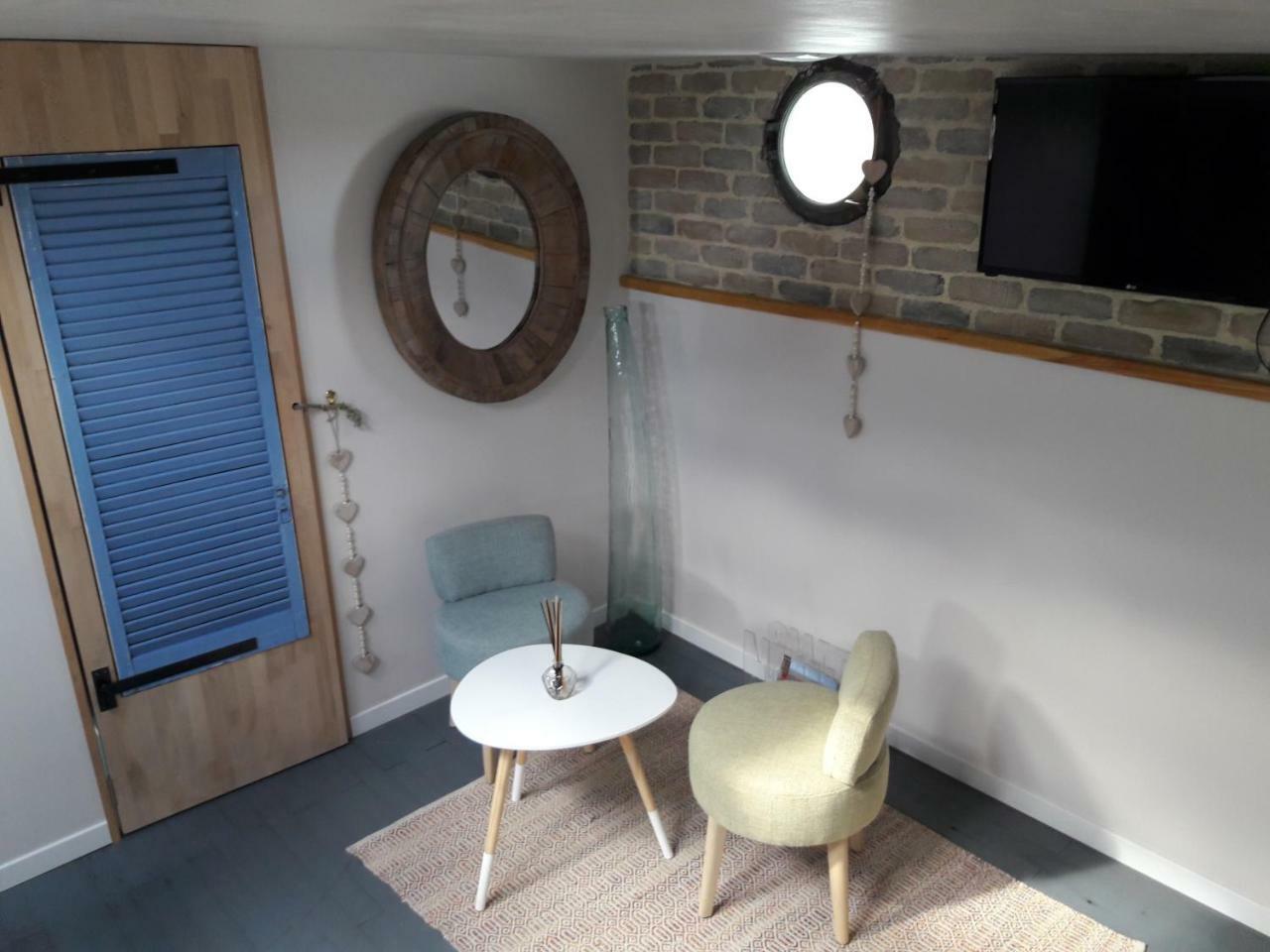 Bateau-hôtel Péniche La Belle Aimée *